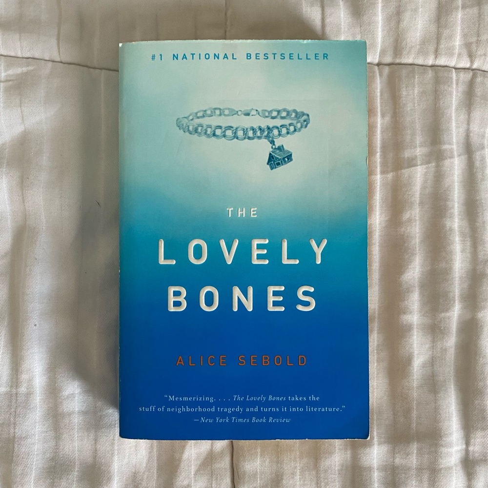 ❌SOLD❌$5 or FREE WITH PURCHASE Lovely Bones book